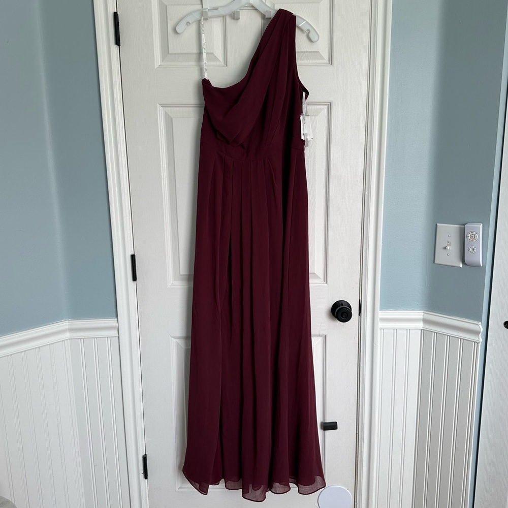 David’s Bridal Bridesmaid Long Chiffon One Shoulder Dress Wine